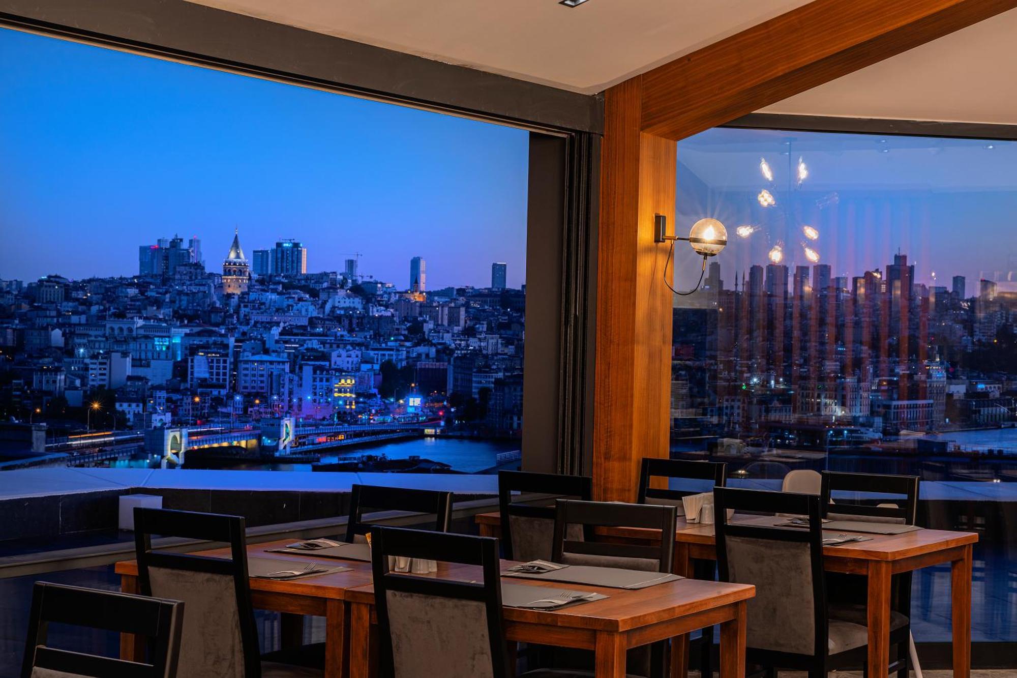 Demiray Hotel Old City Istanbul Exterior photo View from the restaurant