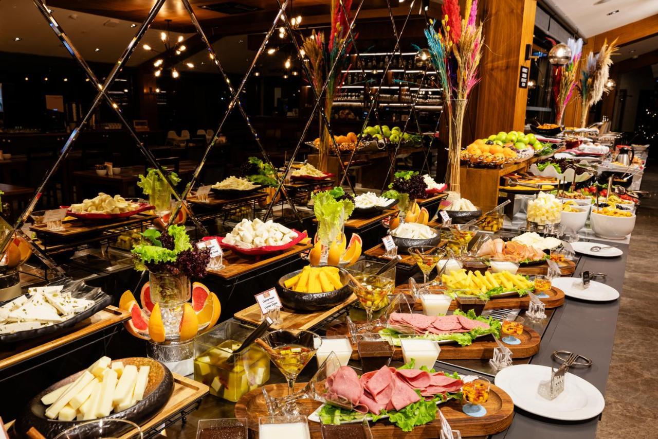 Demiray Hotel Old City Istanbul Exterior photo A buffet at a hotel