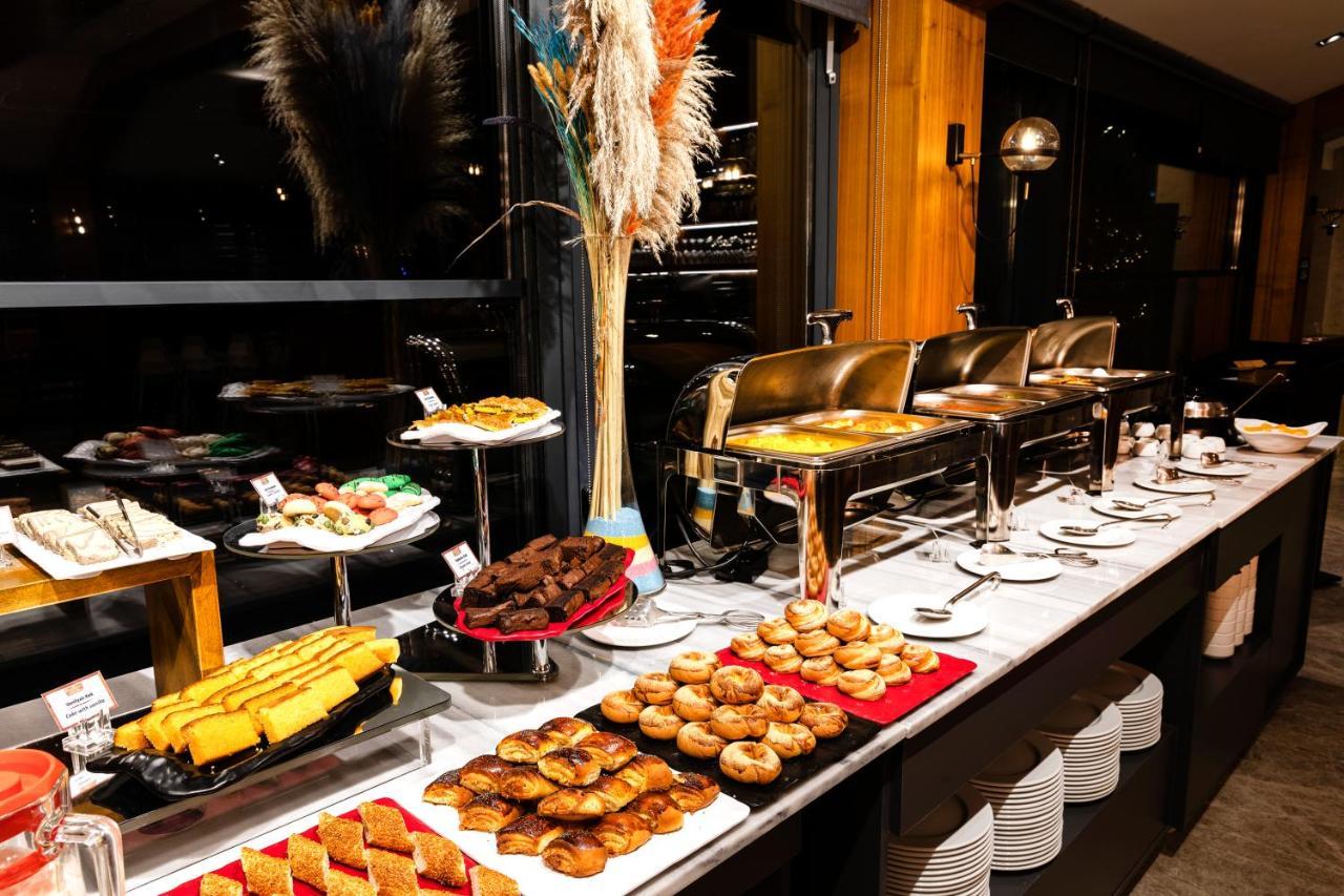 Demiray Hotel Old City Istanbul Exterior photo A buffet at a hotel